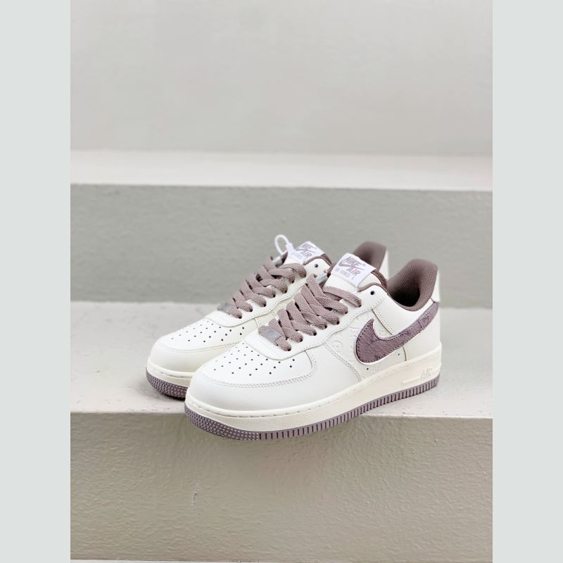 l**is V*t*n sneakers